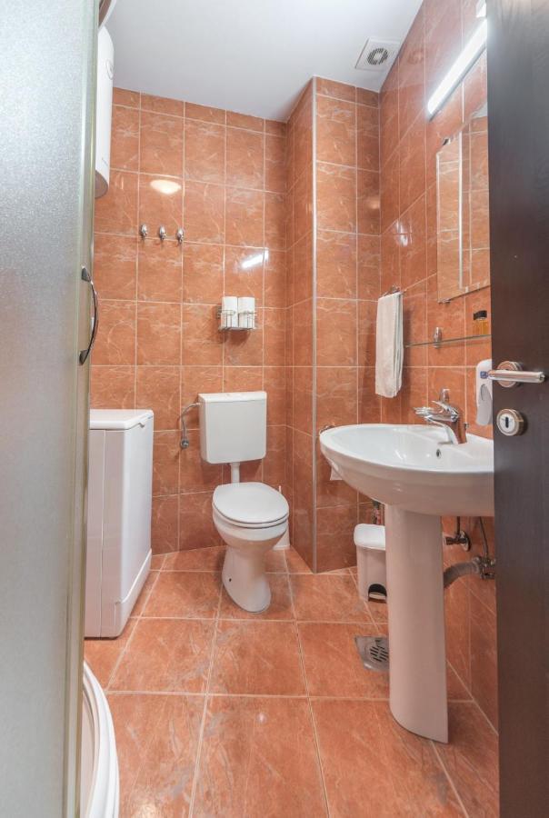 R Club Apartments Old Town Будва Екстериор снимка