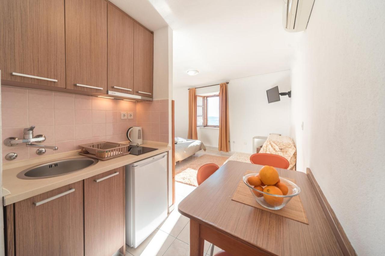 R Club Apartments Old Town Будва Екстериор снимка