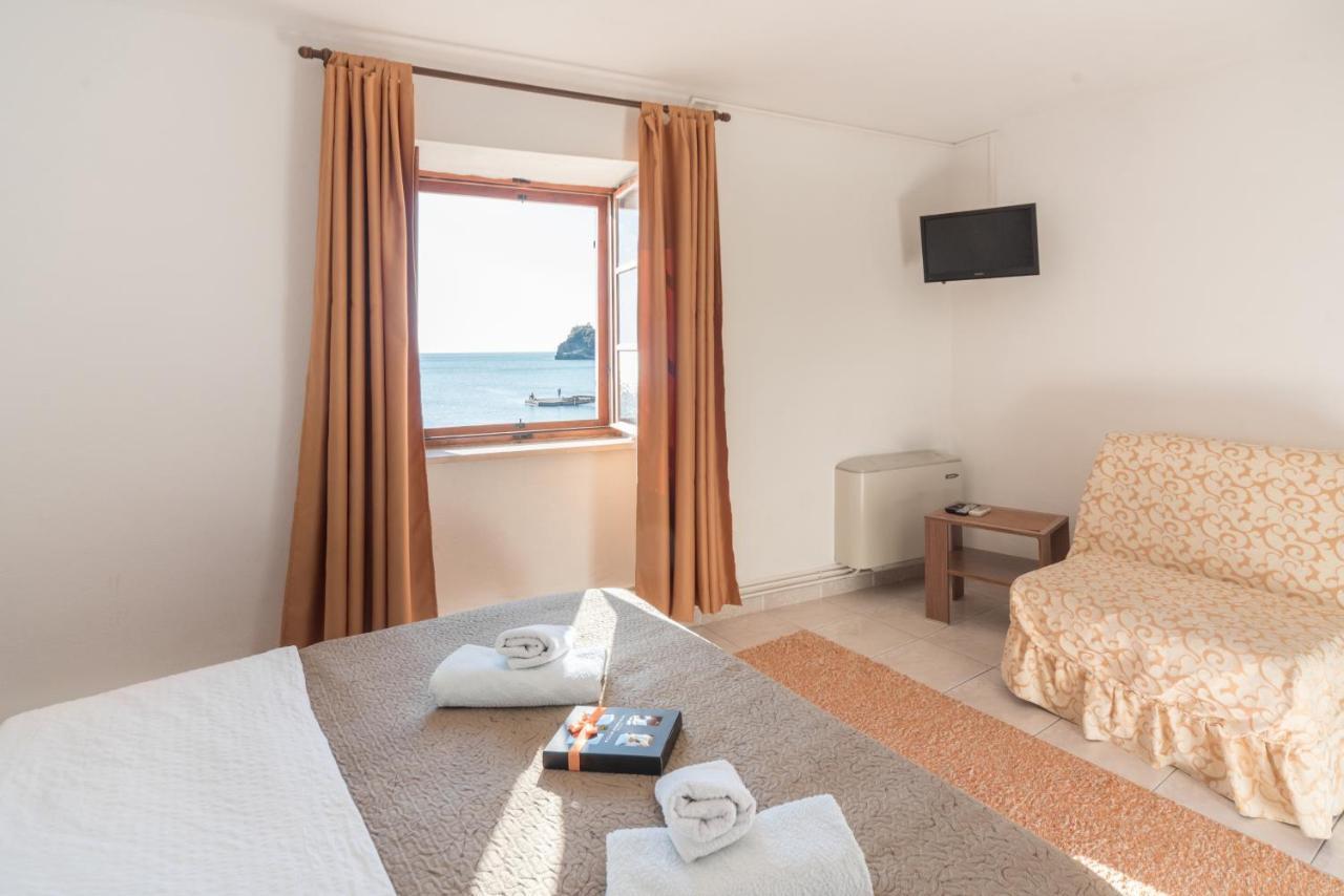 R Club Apartments Old Town Будва Екстериор снимка