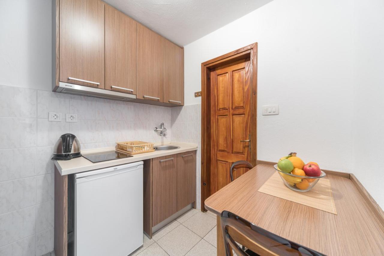 R Club Apartments Old Town Будва Екстериор снимка