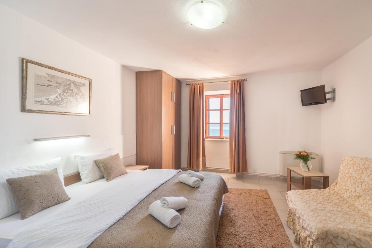 R Club Apartments Old Town Будва Екстериор снимка
