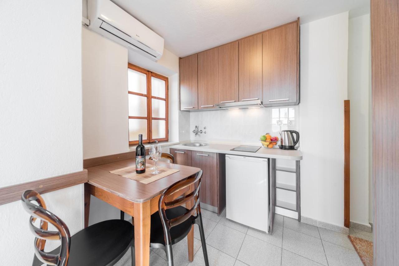 R Club Apartments Old Town Будва Екстериор снимка