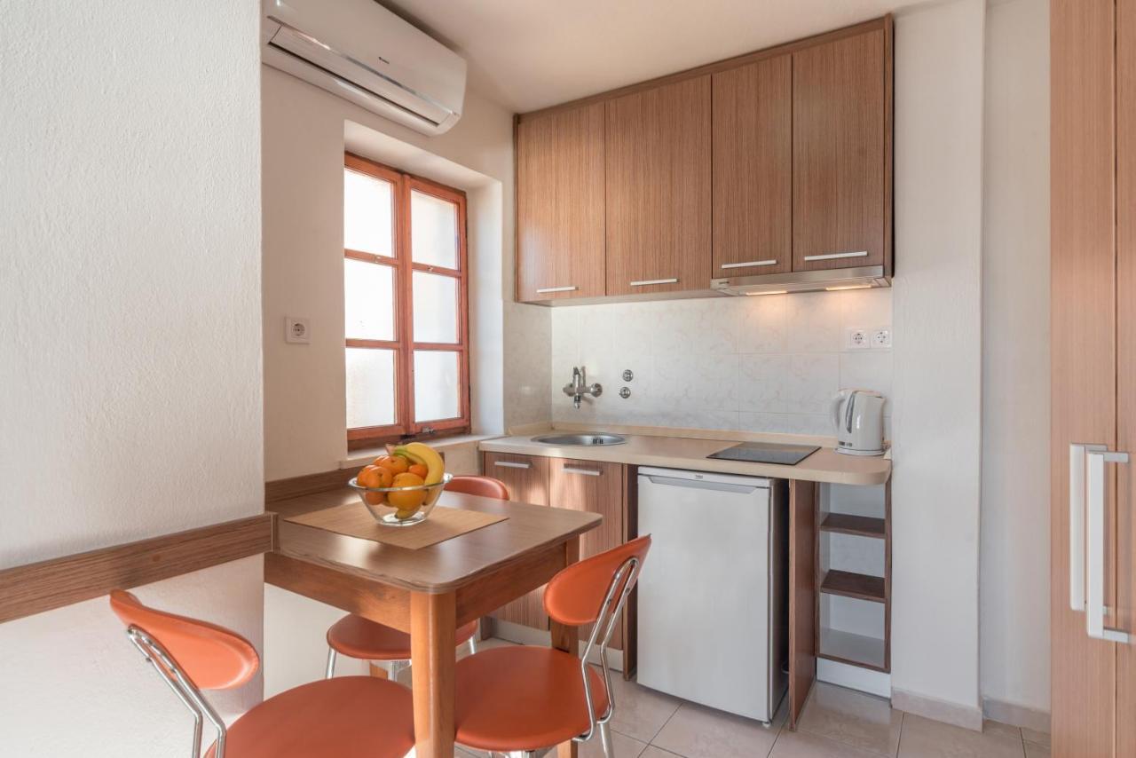 R Club Apartments Old Town Будва Екстериор снимка
