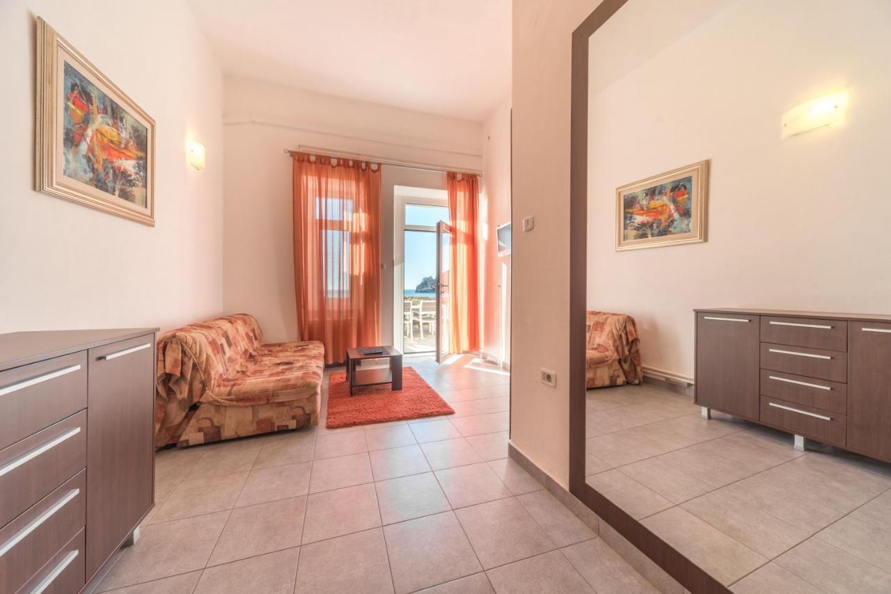 R Club Apartments Old Town Будва Екстериор снимка