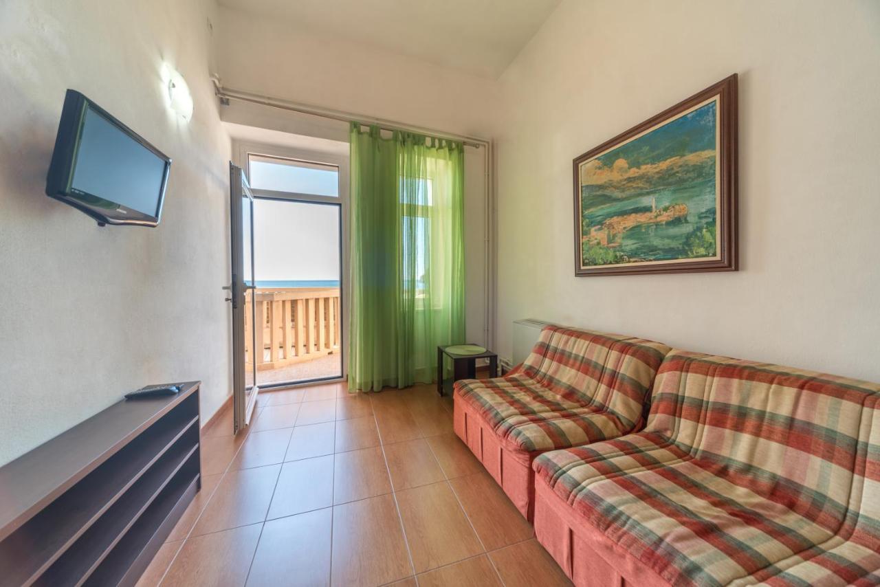 R Club Apartments Old Town Будва Екстериор снимка