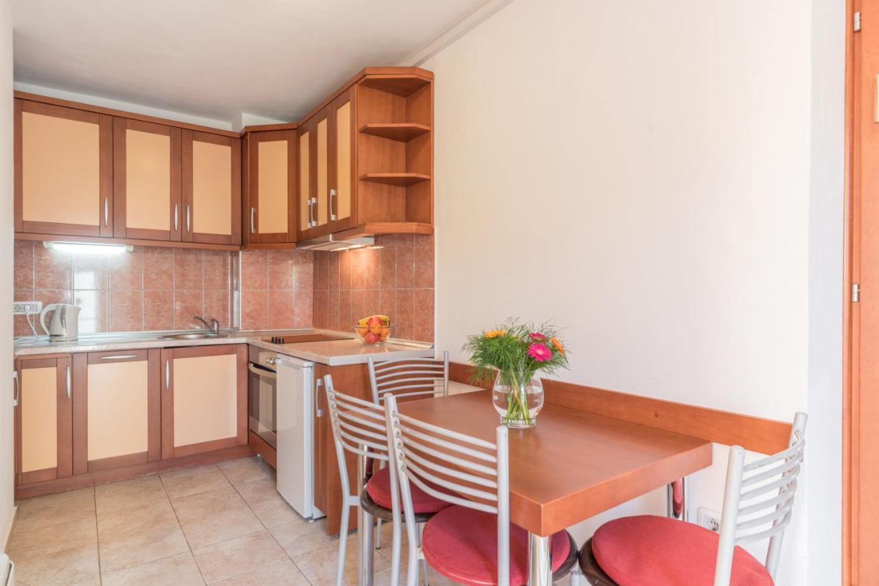 R Club Apartments Old Town Будва Екстериор снимка
