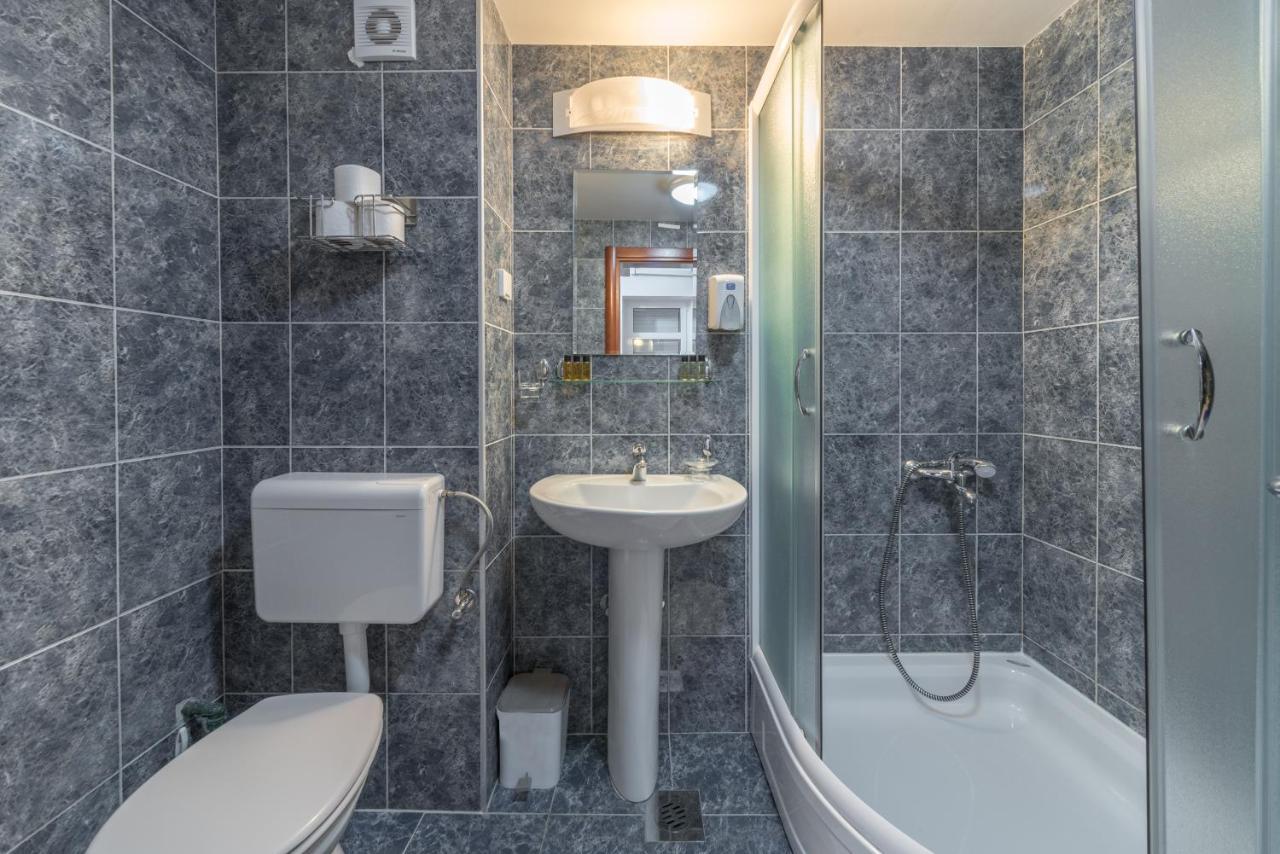 R Club Apartments Old Town Будва Екстериор снимка