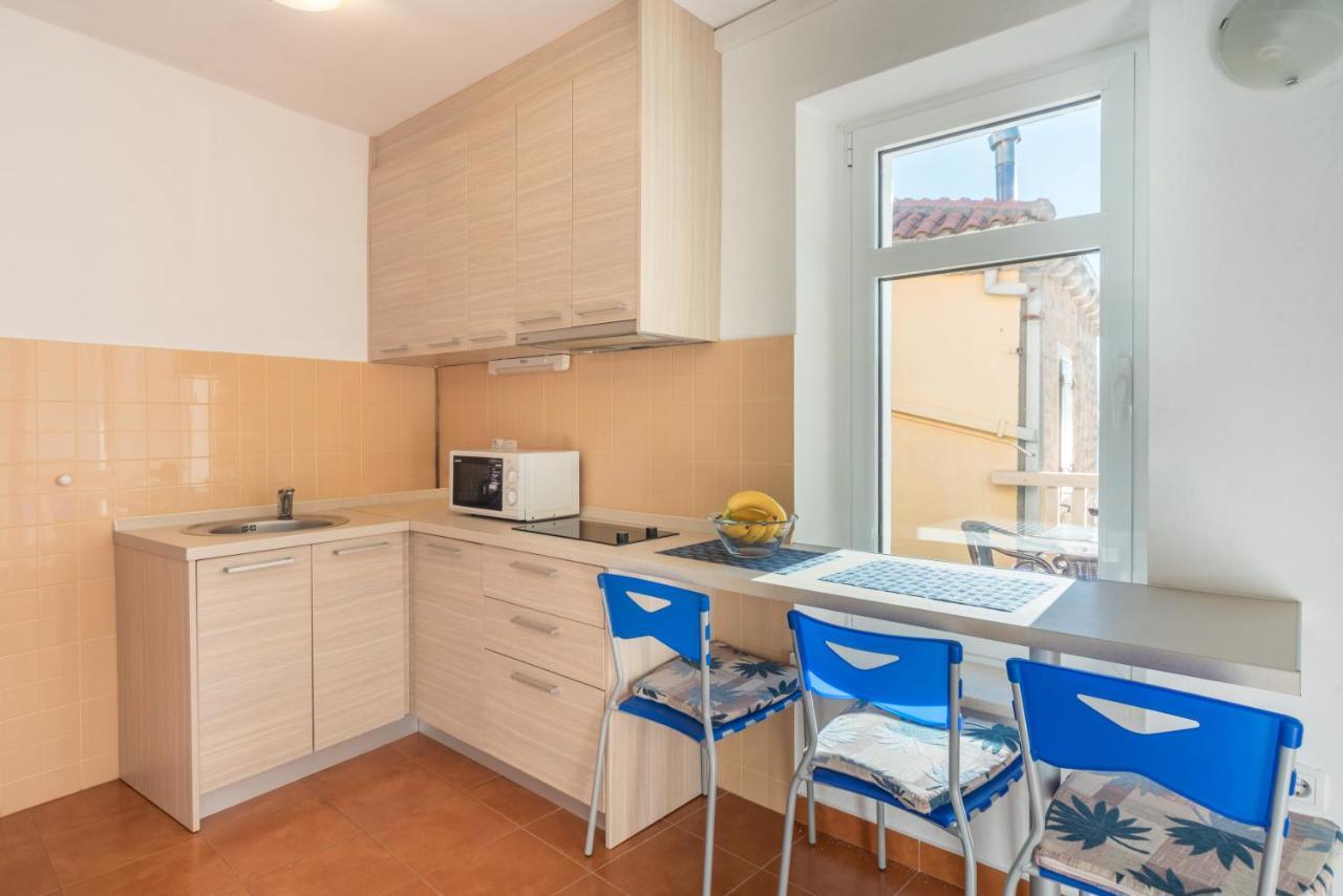 R Club Apartments Old Town Будва Екстериор снимка