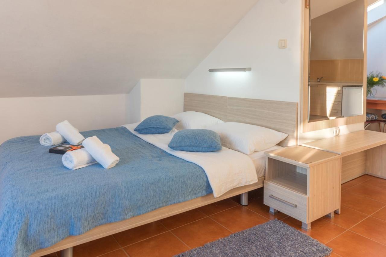 R Club Apartments Old Town Будва Екстериор снимка